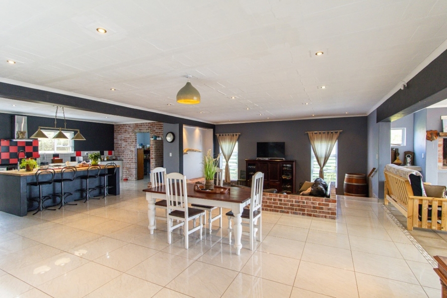 5 Bedroom Property for Sale in Myburgh Park Western Cape